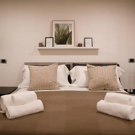 La Casa Del Gigante - * נאפולי